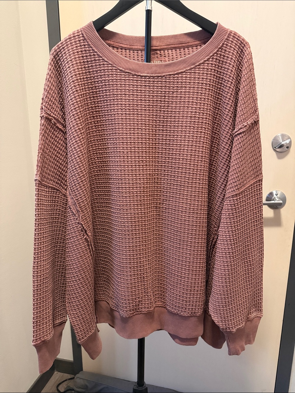 American Eagle Outfitters Waffle Knit Oversized Sweater - Brick / Dusty Rose